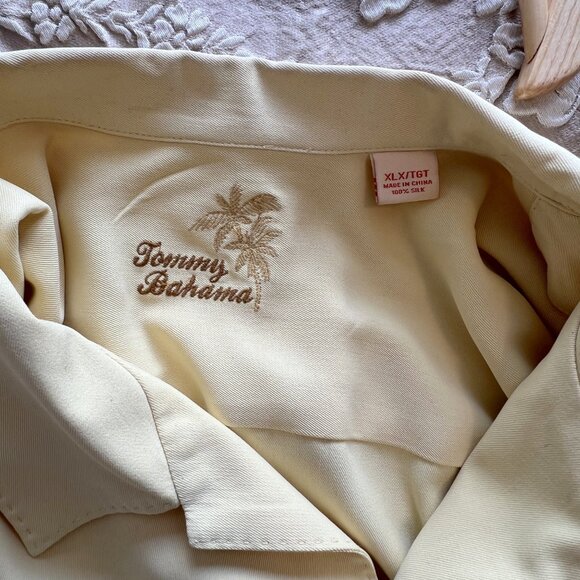 Yellow Tommy Bahama Short Sleeve 100% Silk Shirt! - Picture 2 of 16